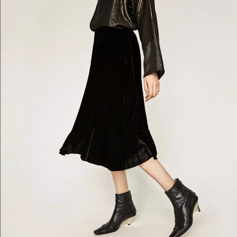Zara Woman Velvet Pleated Midi Skirt Sz XS NWOT